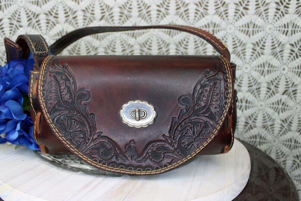 Leah Starling New Castle Wyoming Bucking Horse Hand Tooled Leather Purse #15